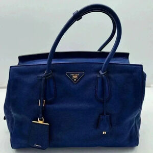 PRADA Vitello Daino Grained Leather with FREE ENTRUPY when purchased!
